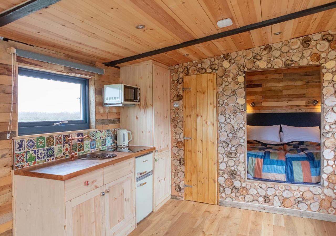 The Little Stable Hotel Corby Bagian luar foto
