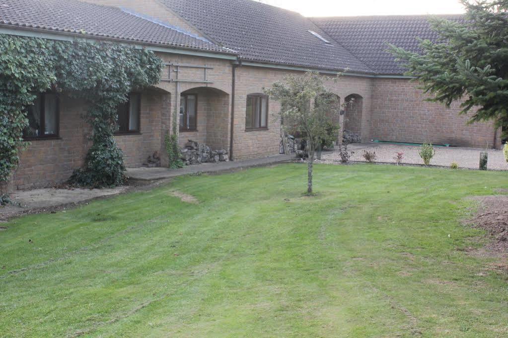 The Little Stable Hotel Corby Bagian luar foto